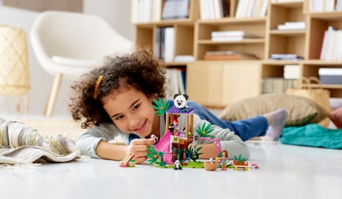 圣诞将至，用乐高®玩具助“粒”爱创造的你