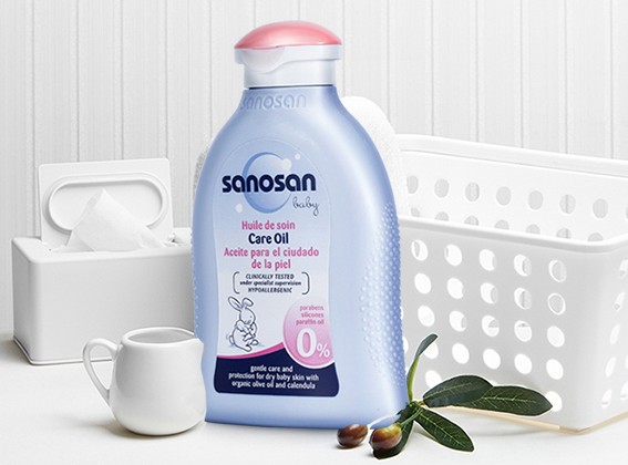 让宝宝赢在起跑线，哈罗闪婴儿柔护按摩油开启高品质抚触过程