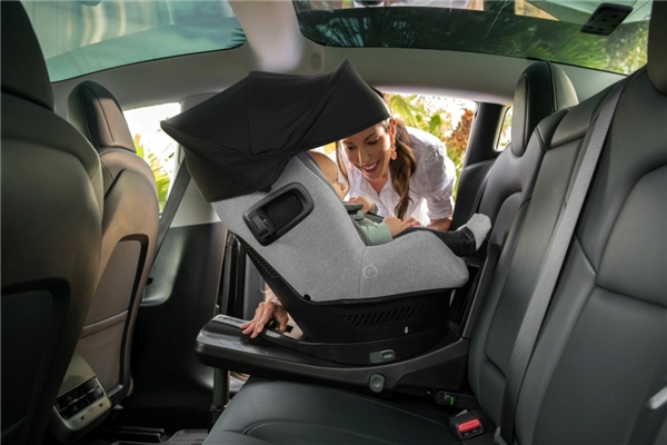 守护宝宝乘车出行,安全座椅比妈妈怀抱更安全可靠!