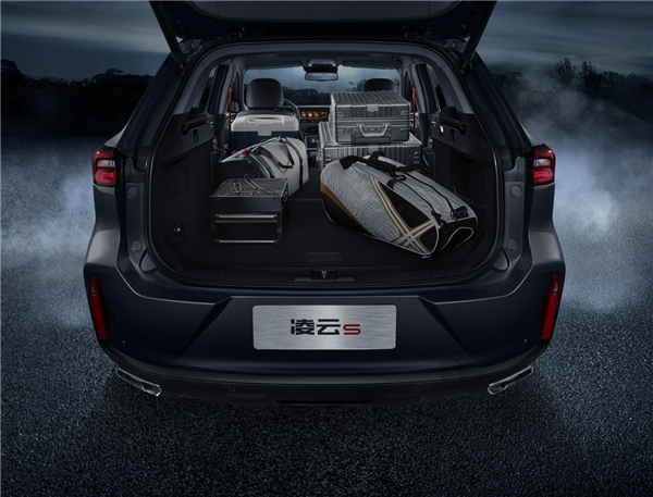 性能车狭路相逢,领克01、马自达CX-5、星途凌云S究竟谁能胜出 性能车狭路相逢,领克01、马自达CX-5、星途凌云S究竟谁能胜出