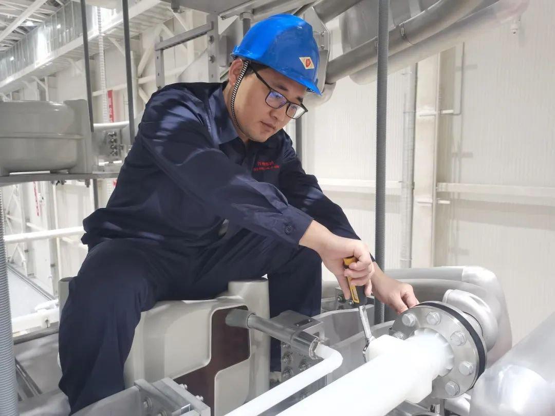 许继电气:以“非凡之心”铸造“超级之工程” 许继电气:以“非凡之心”铸造“超级之工程”