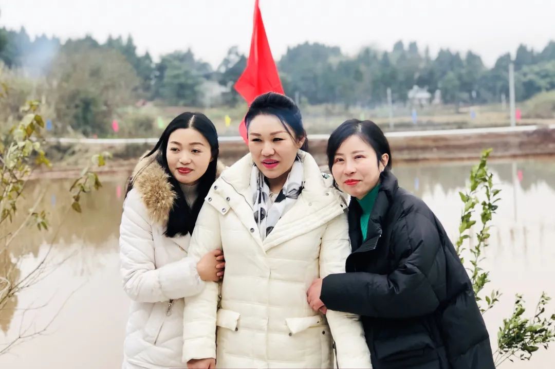 精准帮扶,美丽一生集团董事长李伟成助力员工实现回家路之梦 精准帮扶,美丽一生集团董事长李伟成助力员工实现回家路之梦