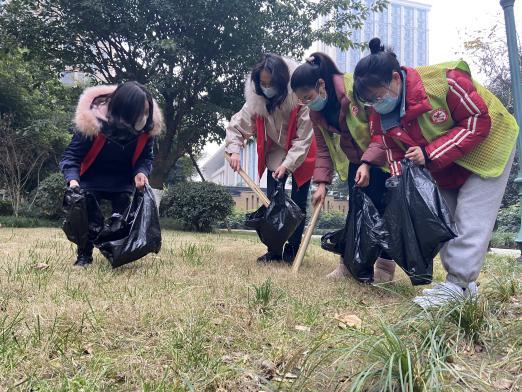 辖区“两新”支部党员共同参与