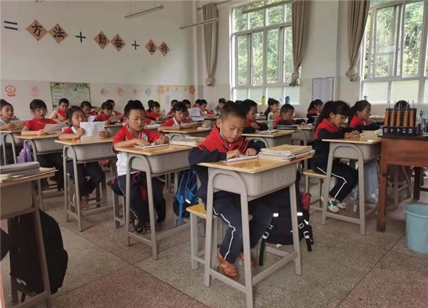 助力乡村教育有多难？他们递上了一份不一样的答卷