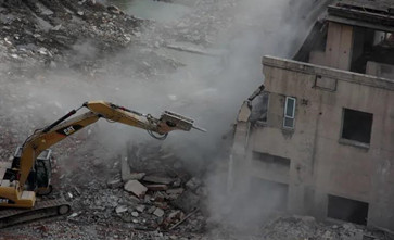 夫妻一方婚前房屋拆迁补偿款属于夫妻共同财产吗?