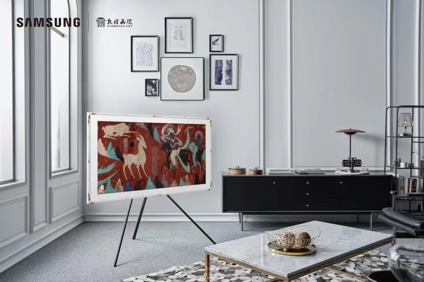 三星推出敦煌艺术典藏版电视边框 再现“鹿王”“飞天”经典敦煌壁画