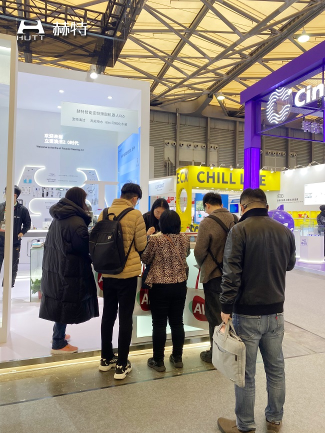 赫特AWE现场直击:年度新品首秀,以科技创新引领立面清洁革新 赫特AWE现场直击:年度新品首秀,以科技创新引领立面清洁革新