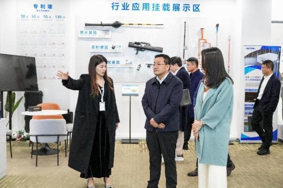 佛山市南海区委书记顾耀辉一行莅临能飞航空，共探低空经济发展新局