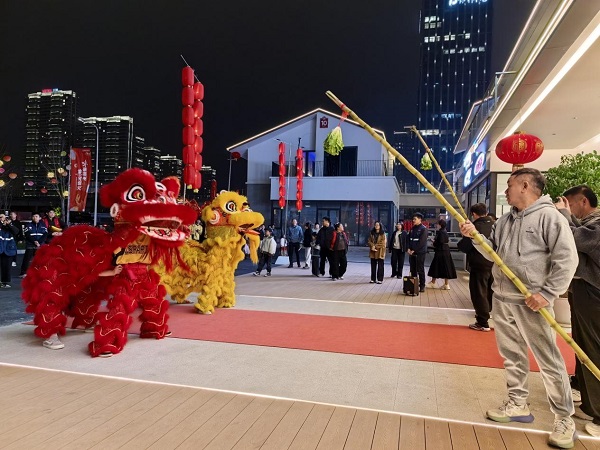 “龙腾绿轴财运到 狮舞商圈福气来”惠美社区民俗暖经济活动