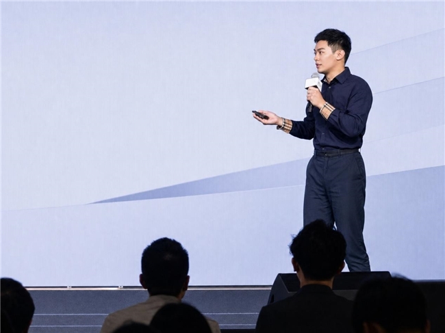 溯光灵迹成立半个月完成首轮融资,估值达亿元级别 溯光灵迹成立半个月完成首轮融资,估值达亿元级别