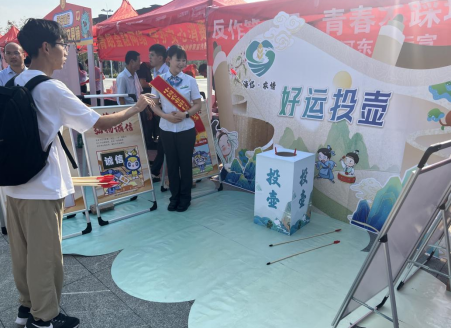 农行河东支行开展金融消保进校园专项宣传活动 农行河东支行开展金融消保进校园专项宣传活动