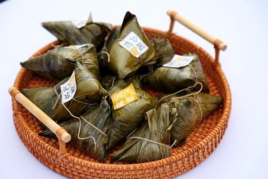 穿汉服逛集市、玩游戏……“艾”尚兴隆——迎大运国潮端午节活动正式启动 穿汉服逛集市、玩游戏……“艾”尚兴隆——迎大运国潮端午节活动正式启动