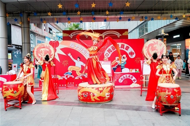 人气如潮!2025秀山县农特产品消费帮扶暨新春年货展销活动,奏响乡村振兴新春序曲! 人气如潮!2025秀山县农特产品消费帮扶暨新春年货展销活动,奏响乡村振兴新春序曲!