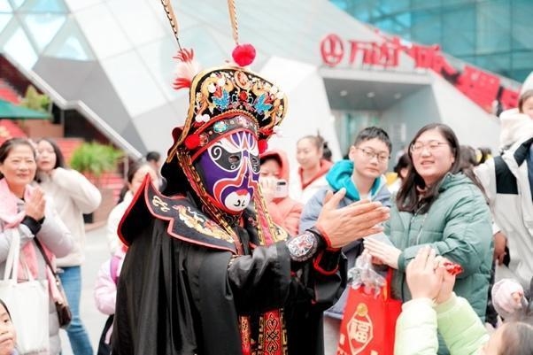 人气如潮!2025秀山县农特产品消费帮扶暨新春年货展销活动,奏响乡村振兴新春序曲! 人气如潮!2025秀山县农特产品消费帮扶暨新春年货展销活动,奏响乡村振兴新春序曲!