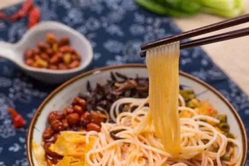 网红食品，走天下的螺蛳粉
