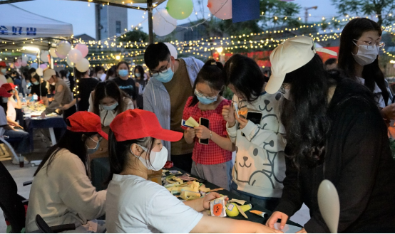 南宁理工学院爱心公益义卖活动圆满举办 南宁理工学院爱心公益义卖活动圆满举办