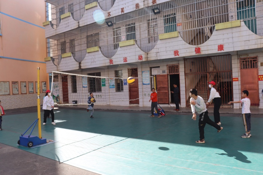 南宁理工学院爱心公益义卖活动圆满举办 南宁理工学院爱心公益义卖活动圆满举办