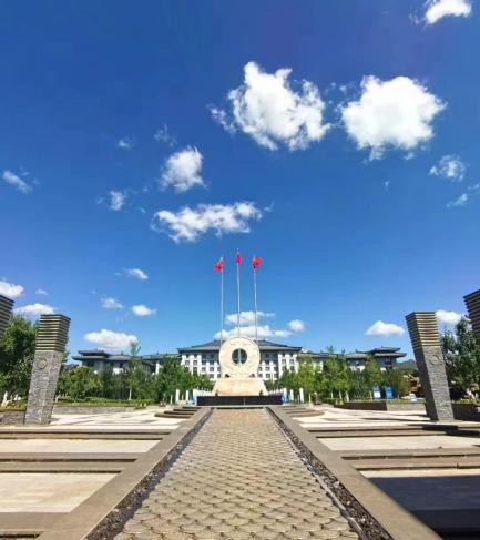 小镇的天，小镇的云