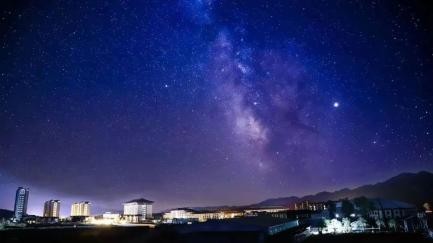 小镇的天，小镇的云