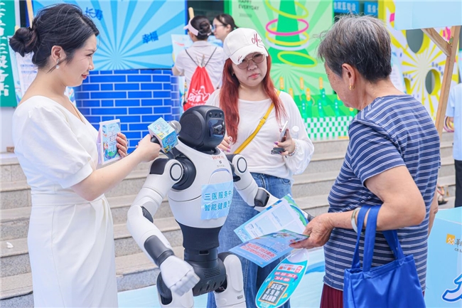 健康在当夏,三医护万家! 三医便民嘉年华孝感站暖心启幕 夏日公益服务走进社区 健康在当夏,三医护万家! 三医便民嘉年华孝感站暖心启幕 夏日公益服务走进社区