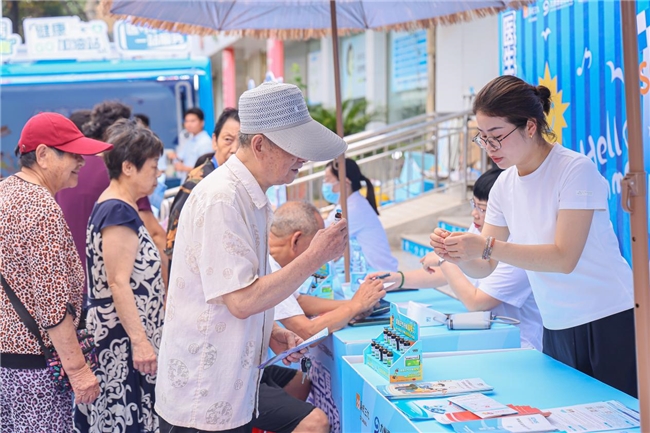 健康在当夏,三医护万家! 三医便民嘉年华孝感站暖心启幕 夏日公益服务走进社区 健康在当夏,三医护万家! 三医便民嘉年华孝感站暖心启幕 夏日公益服务走进社区