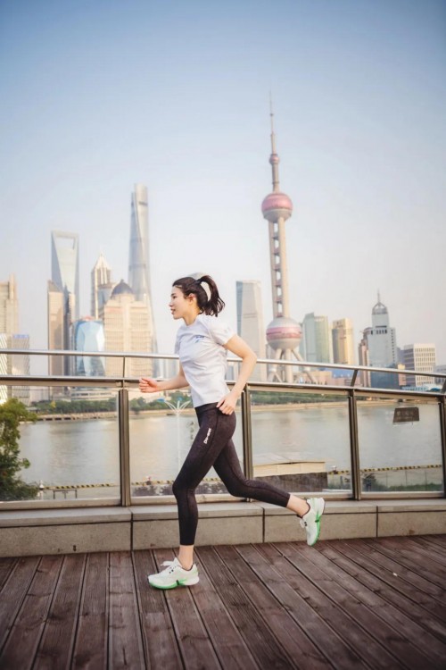 跑鞋什么品牌好 专业跑鞋还是看多威