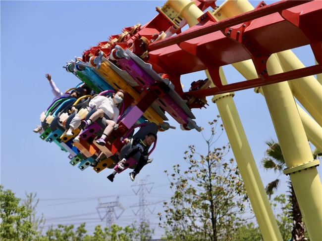 凌晨五点的“安全密码”:乐高大飞车为何多了一把锁? 凌晨五点的“安全密码”:乐高大飞车为何多了一把锁?