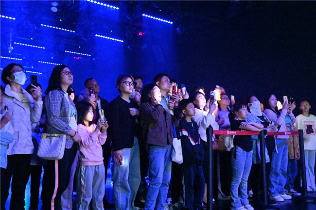 “赴咸阳盛会 赏大秦风华 ”——“秦时明月·梦回咸阳”秦文化数字光影演艺空间正式亮相! “赴咸阳盛会 赏大秦风华 ”——“秦时明月·梦回咸阳”秦文化数字光影演艺空间正式亮相!