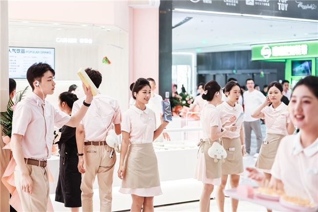 深圳大悦城7.12盛大开业，化身“人海磁场”，首日客流破42万！