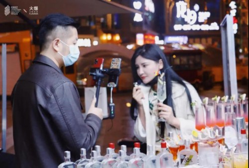 9064支视频、2.8亿次播放，青年电影展因TA更“火爆”