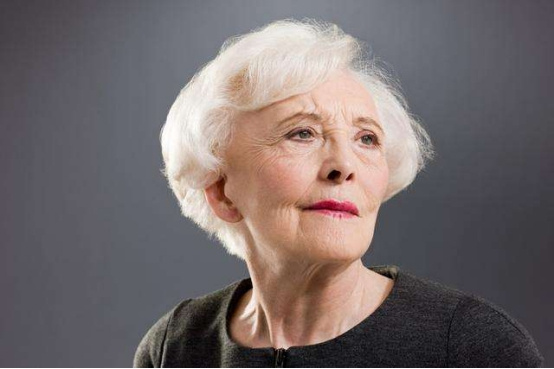 那些身有疾病的老人们，离有尊严的老年生活有多远？