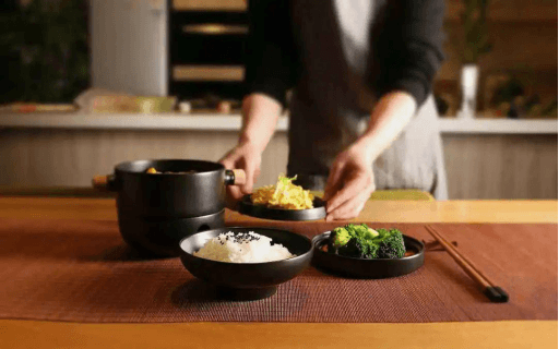 自热烧烤一人食,金大洲为“空巢青年”打造全新生活方式 自热烧烤一人食,金大洲为“空巢青年”打造全新生活方式