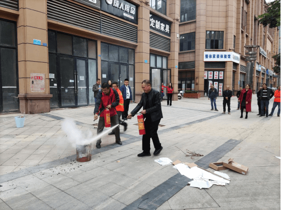 成都鸿翔环卫进行火灾安全培训及演练