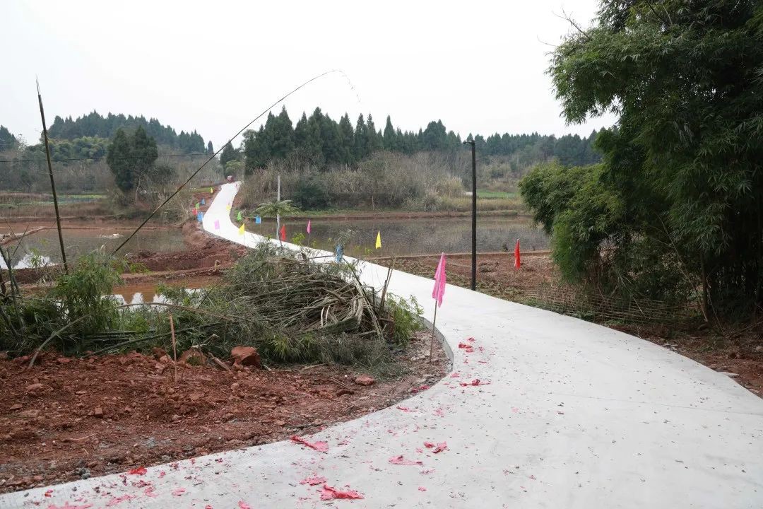 精准帮扶，美丽一生集团董事长李伟成助力员工实现回家路之梦