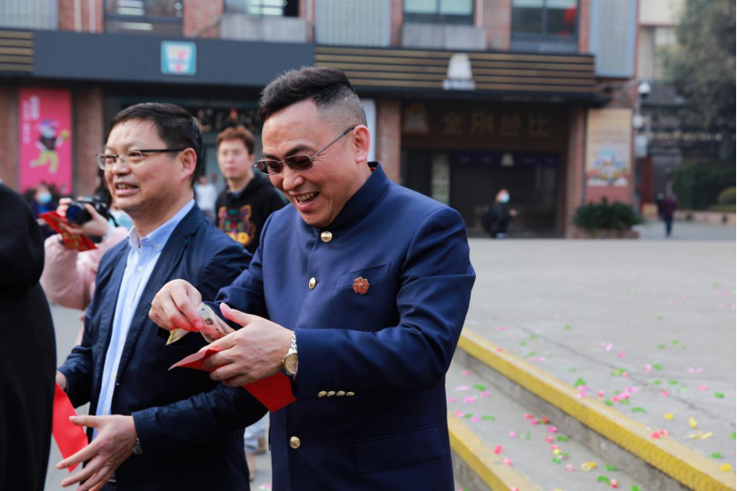 首部城市主题院线电影《成都漫步》开机