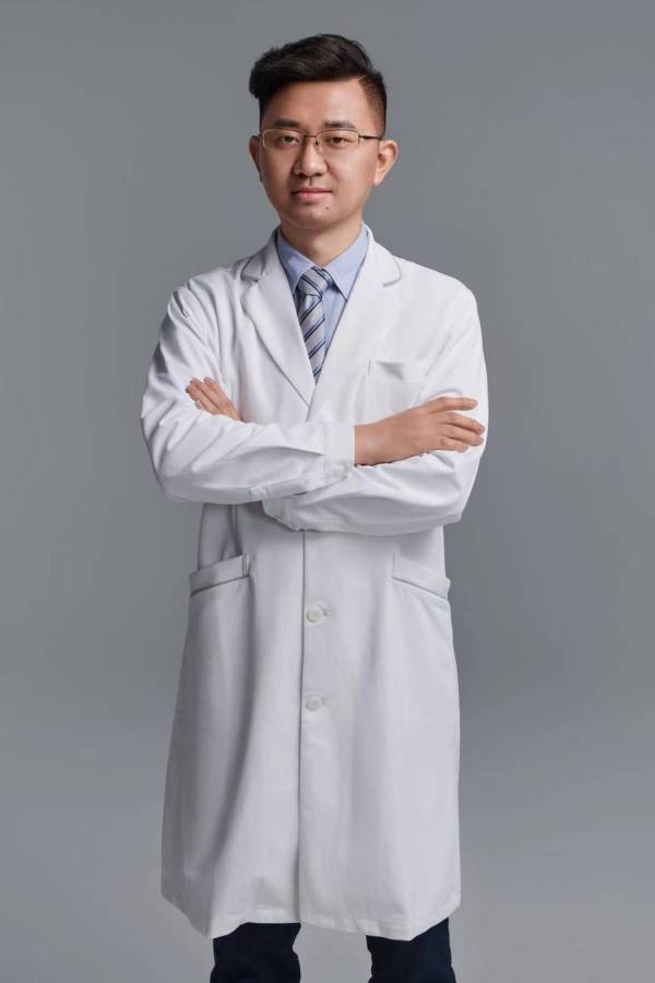 高新米兰柏羽-雷状医生|精致的脸庞离不开好看的下巴