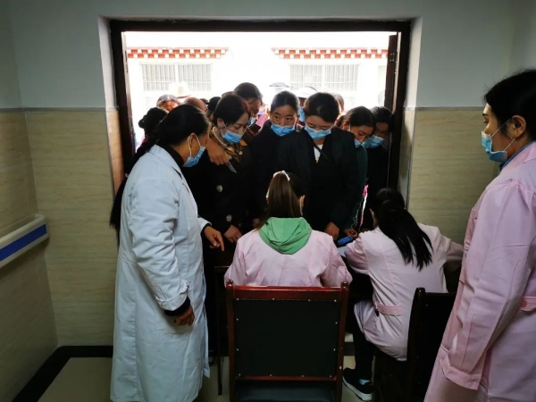 西南不孕不育医院邓宇院长出席政协成都市武侯区第八届三次会议并发言