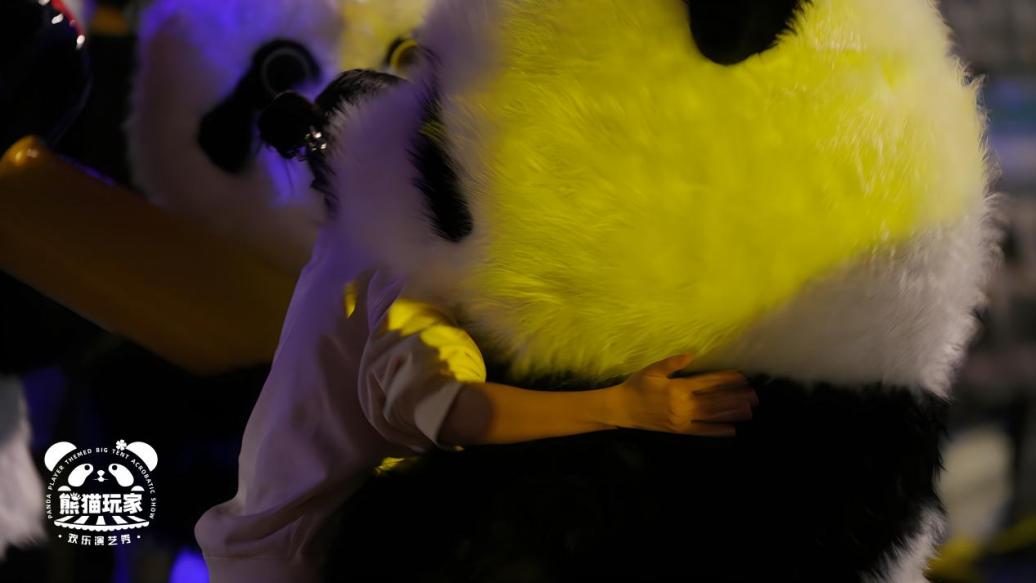 杂技剧《熊猫玩家》：细节之处的力量与智慧