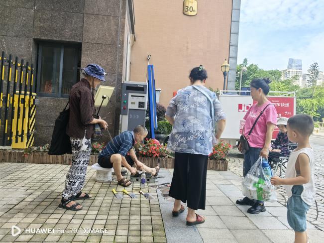 华阳街道沙河社区“和谐沙河·家园共治”邻里关系营造项目--公益磨刀活动 华阳街道沙河社区“和谐沙河·家园共治”邻里关系营造项目--公益磨刀活动
