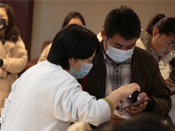 温暖冬日,成都小耳家庭迎来新的希望 温暖冬日,成都小耳家庭迎来新的希望