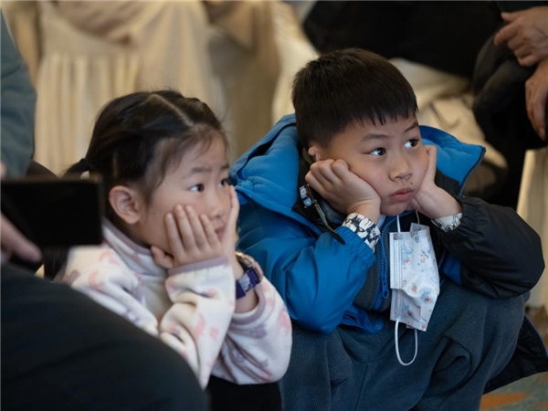 温暖冬日,成都小耳家庭迎来新的希望 温暖冬日,成都小耳家庭迎来新的希望