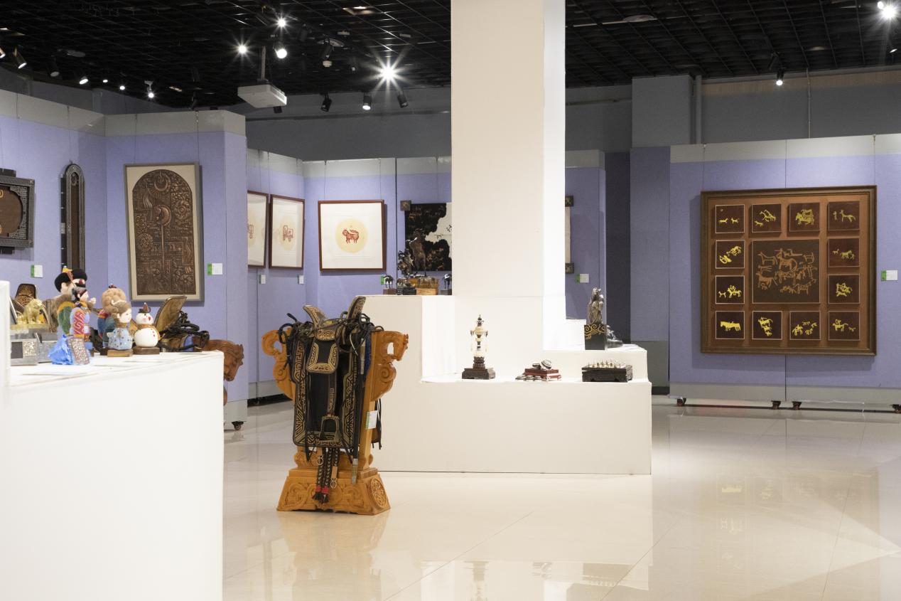 国家艺术基金共铸中华内蒙古特色工艺美术作品巡展成都站隆重开幕