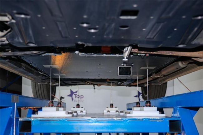 吉利银河星舰7 EM-i成功完成行业首个“油电同刺”挑战