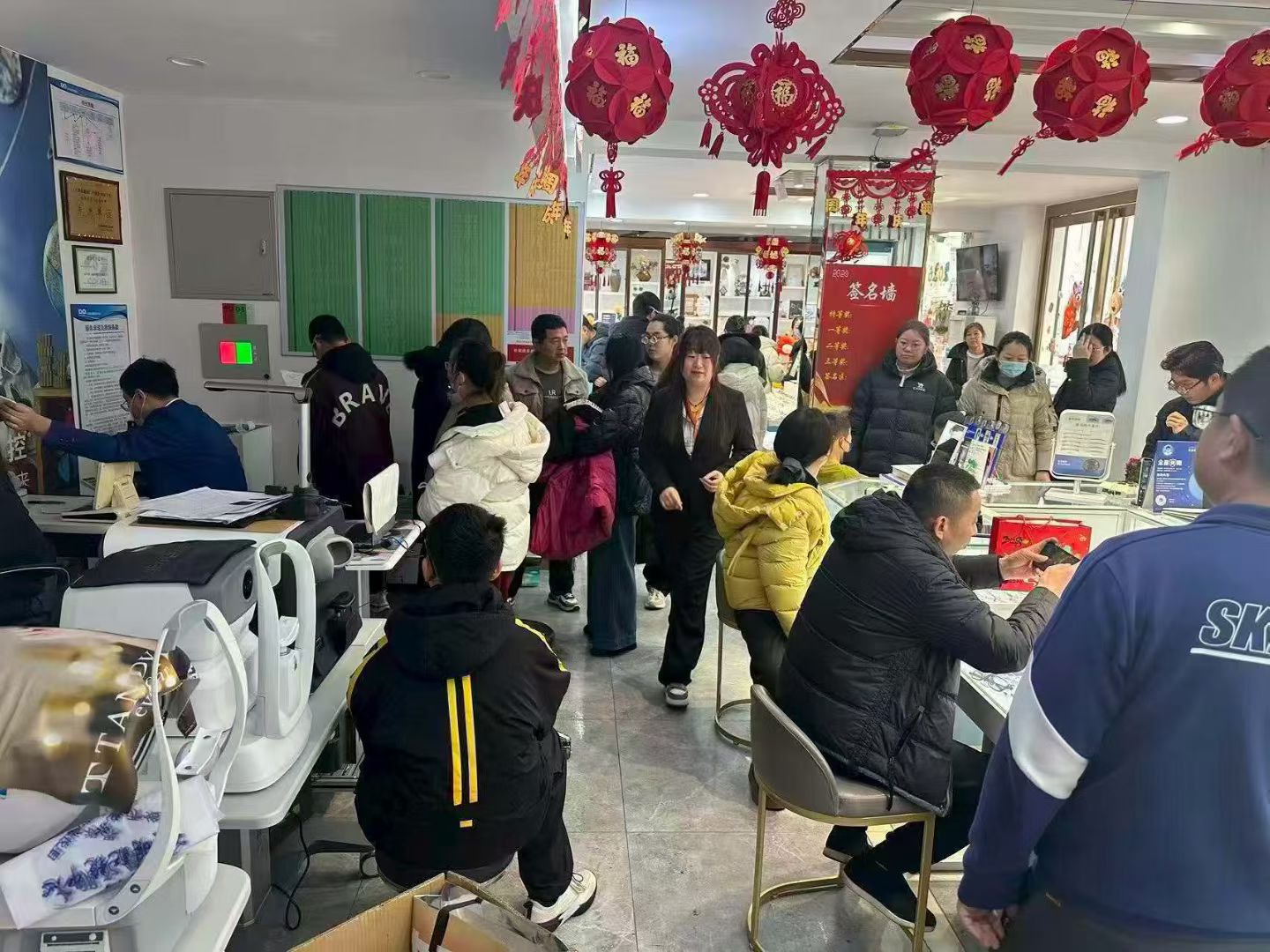 视力下降，真是眼镜惹的祸？