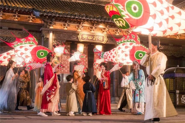 濮院时尚古镇推出“织秋”疗愈之旅，桐乡市民免票政策延至2025年底