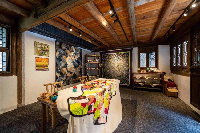 濮院时尚古镇推出“织秋”疗愈之旅，桐乡市民免票政策延至2025年底