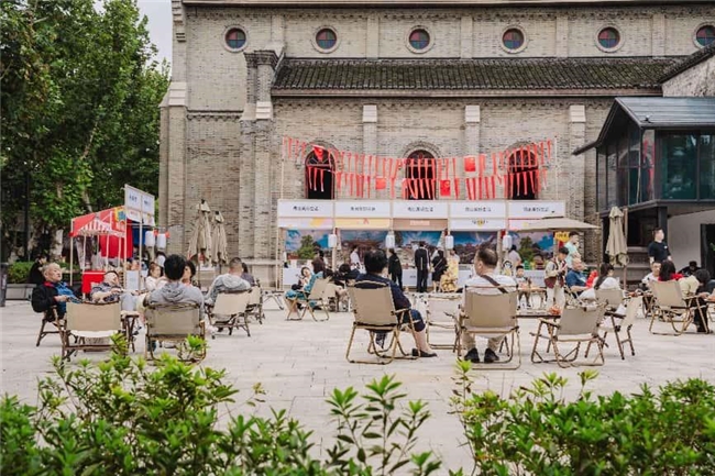 濮院时尚古镇推出“织秋”疗愈之旅，桐乡市民免票政策延至2025年底