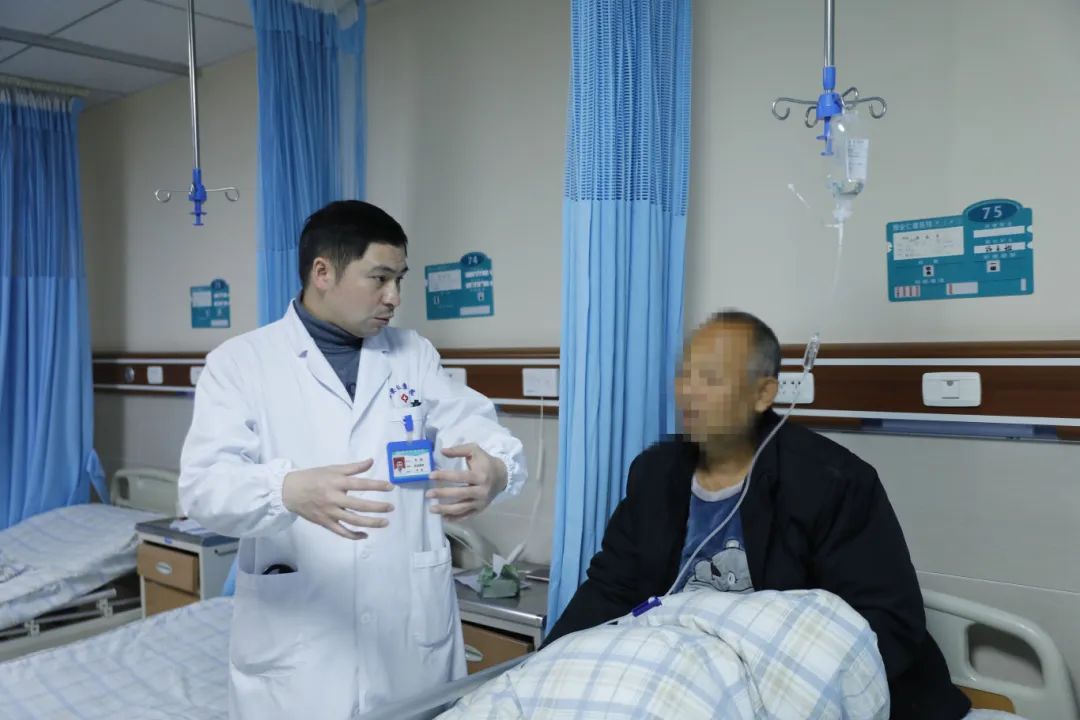 雅安仁康医院成功救治结石致肾功能衰竭患者