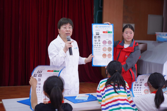 全国近视防控宣传教育月 普瑞眼科崔敏博士为马鞍小学开展科普宣讲