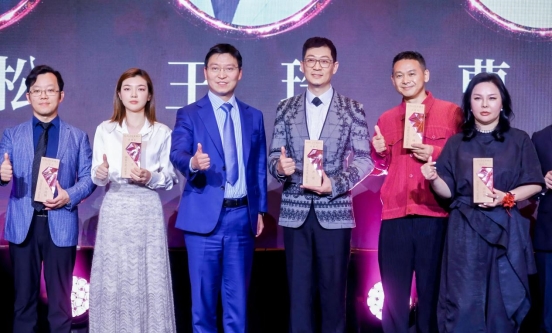 北京卓彦丽格卢宏院长受邀瑞蓝丰采®上市会，获“瑞蓝丰采启航者”殊荣